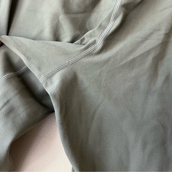 Lululemon Align Jogger Crop *23"
Army Green - Picture 9 of 13